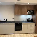 Petite Maison Climatisee Avec Garage Attenant