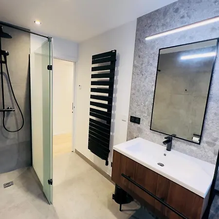 アパート Petite Maison Independante Avec Garage Attenant