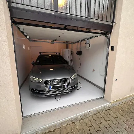 Petite Maison Independante Avec Garage Attenant アパート