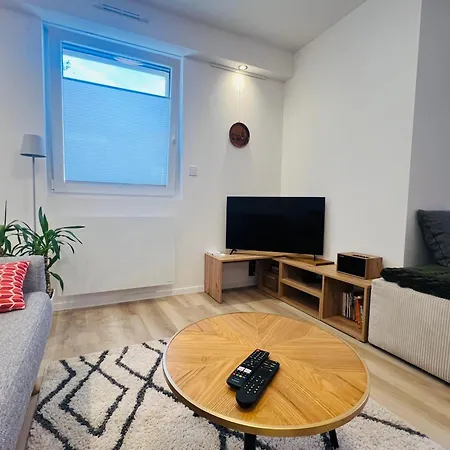 Maison Climatisee Independante Et De Plein Pied Апартаменты *