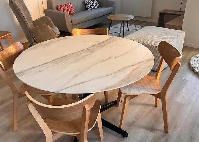 Petite Maison Climatisee Avec Garage Attenant *