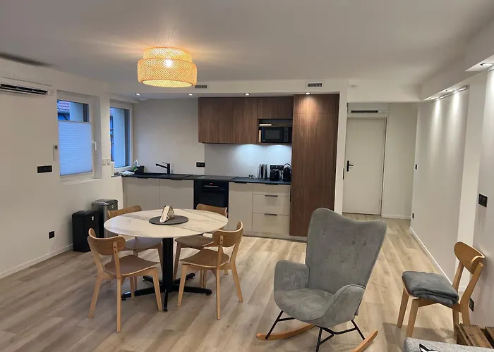 Petite Maison Climatisee Avec Garage Attenant