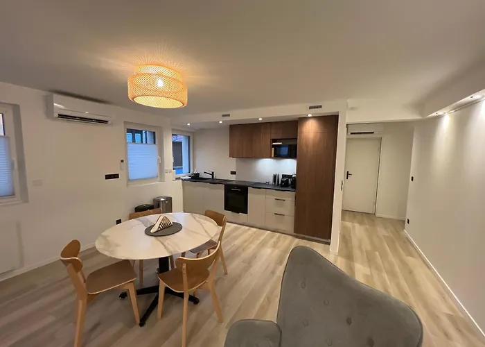 Lejlighed Petite Maison Climatisee Avec Garage Attenant *