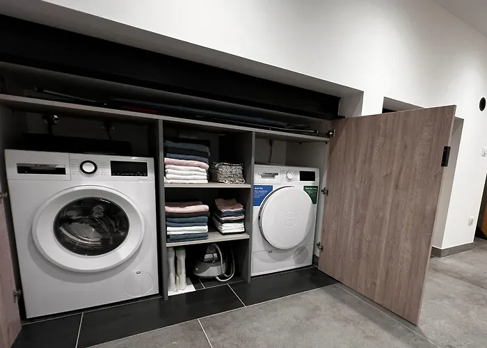 Petite Maison Climatisee Avec Garage Attenant *