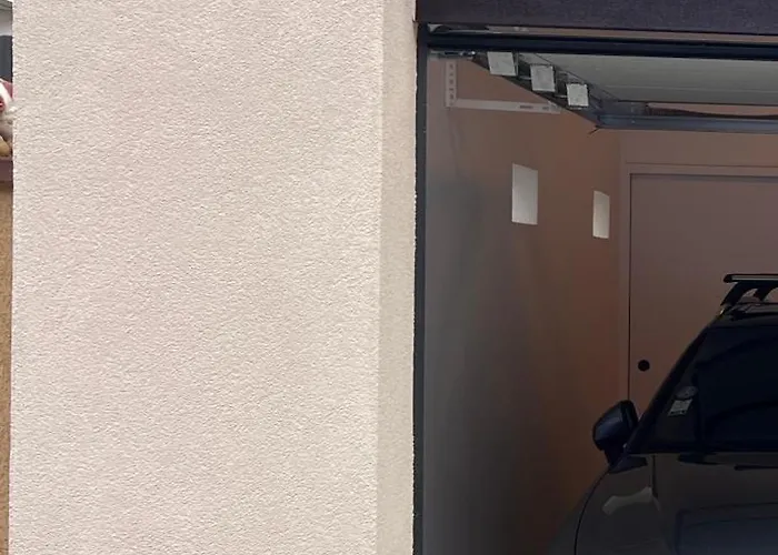 Petite Maison Climatisee Avec Garage Attenant Lejlighed *